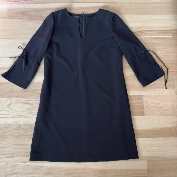 Lafayette 148 New York Dresses & Skirts - Lafayette 148 Dress Size M 3/4 Sleeve Shift Black Tie Sleeves Tech Cloth Pockets